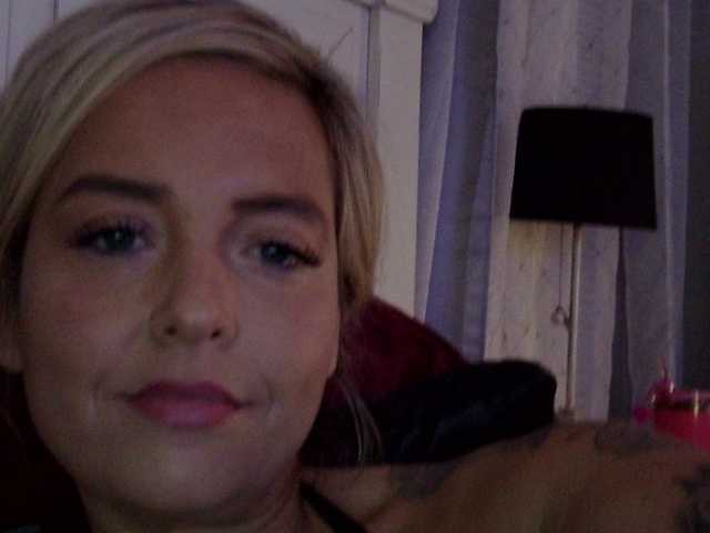 Емитовање снимка екрана JennaLynn