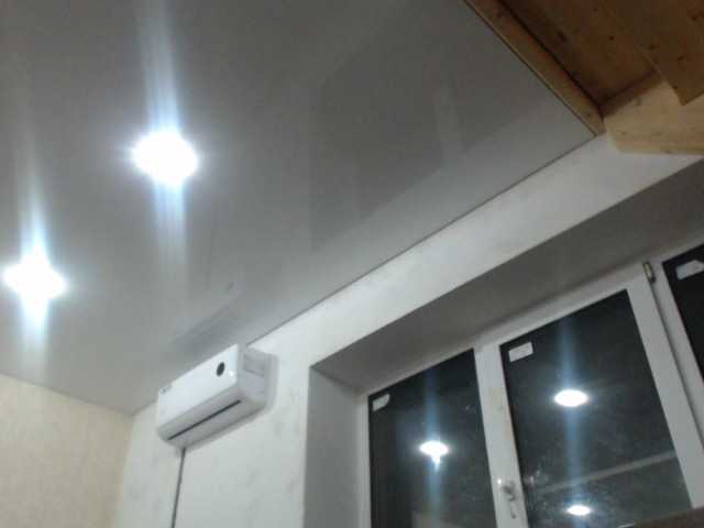 Емитовање снимка екрана JessieWhites