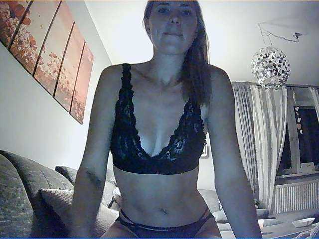 Емитовање снимка екрана JoanaGray