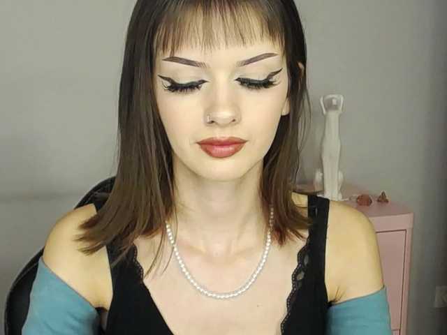 Фотографије juicyVicky Let me make ur experience unforgetable ;) #sexy #tease #seduction #petite #natural #tiny #pierced #cfnm #domina #makeup #fetish #feet #armpits #joi #cbt #humiliation