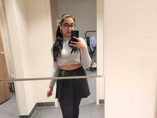 Еротски видео цхат JulietShy