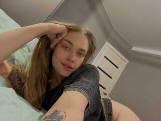 Еротски видео цхат HollyGolightly