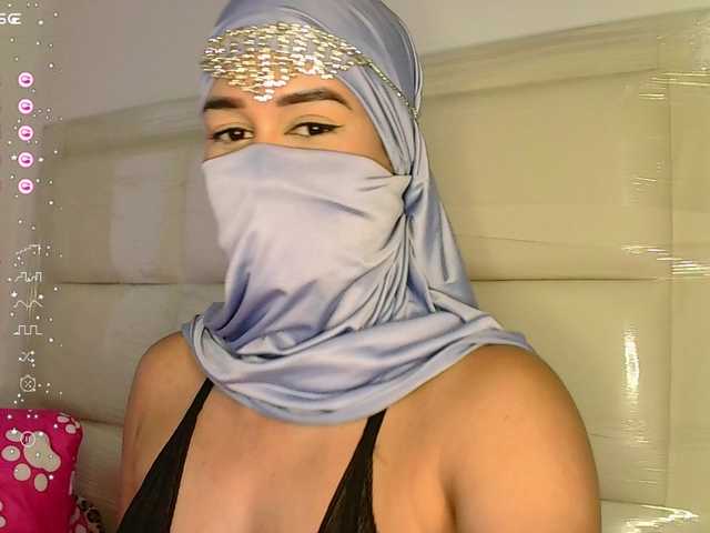 Фотографије kaalinda1 New Arab girl in this environment, shy but wanting to know everything that is related
