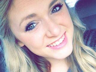 Еротски видео цхат KamilaMikolo