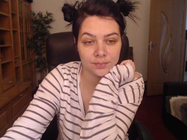 Емитовање снимка екрана Karinasweet