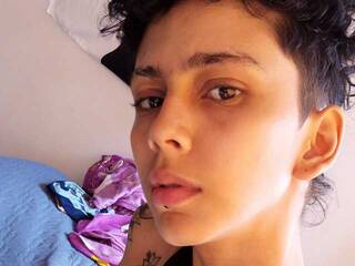 Еротски видео цхат Karla98