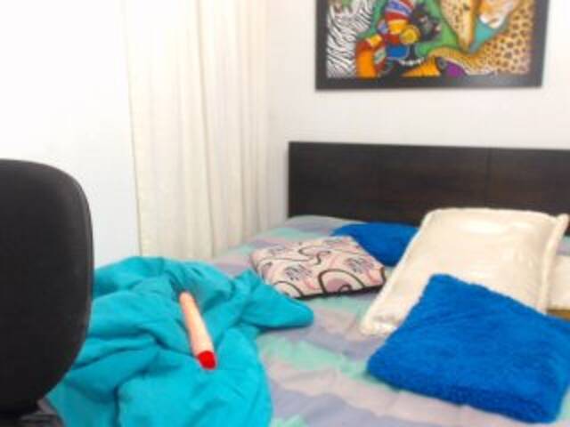 Емитовање снимка екрана KarlaHarrison