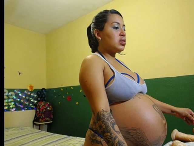 Фотографије kellylatinhot pregnancy