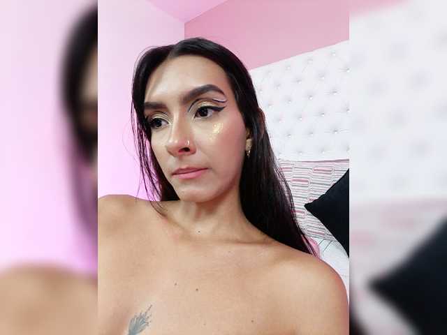 Фотографије KelsyMoore Tell me your wildest thoughts and let´s have fun together playing with this hot colombian body . FULL NAKED + BLOWJOB AT @remain