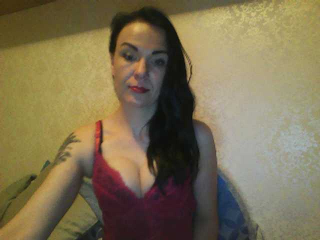 Емитовање снимка екрана KendallLUXE