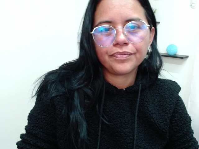 Емитовање снимка екрана Kendra-mamba