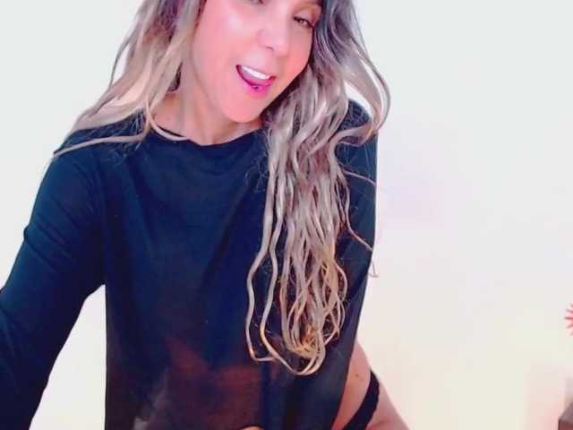 Емитовање снимка екрана KendraCole