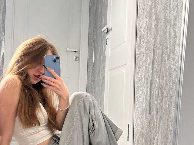 Слика профила Kiana-White