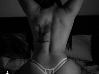 Еротски видео цхат KimMonroex