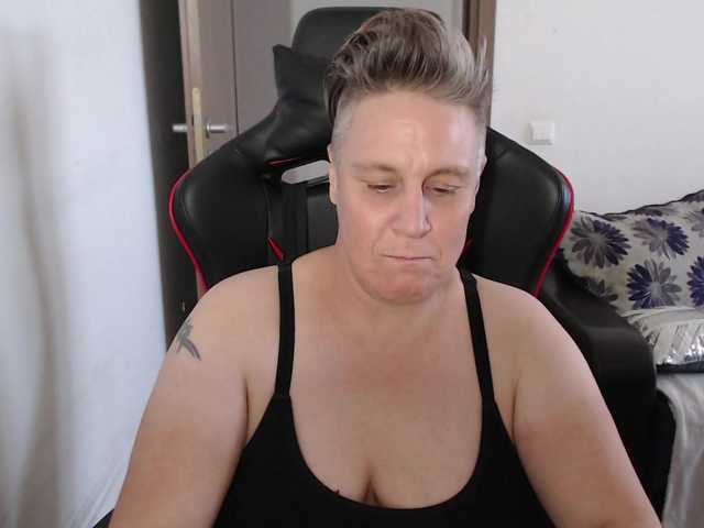 Емитовање снимка екрана kinkstakinks76