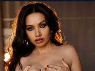 Еротски видео цхат Kisskovaa