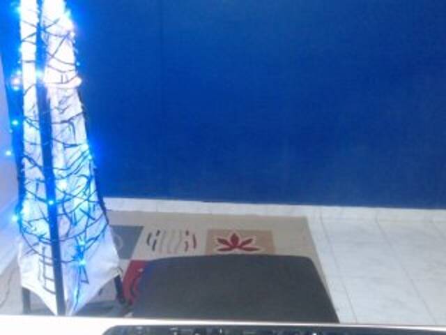 Емитовање снимка екрана Kitty-Diamond