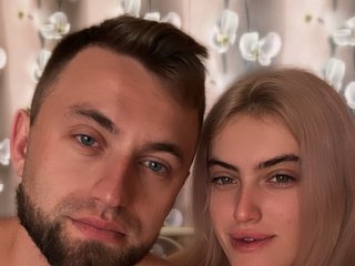 Еротски видео цхат KrissAndVanessa
