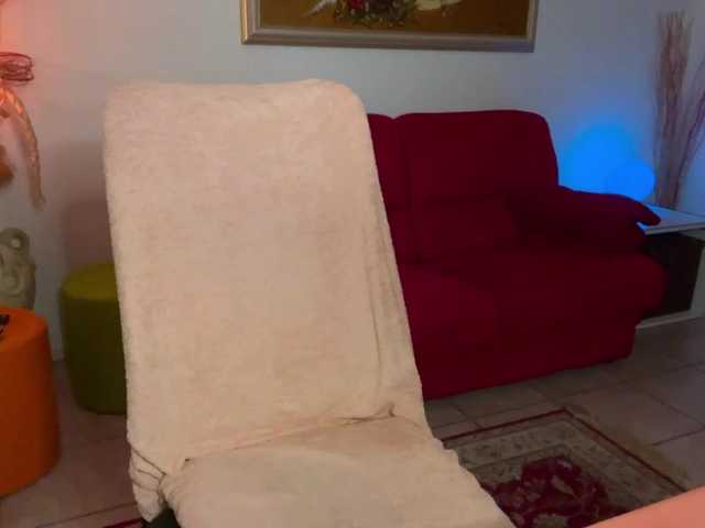 Емитовање снимка екрана KylieKam