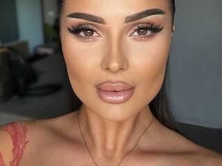 Еротски видео цхат KylieSpicey