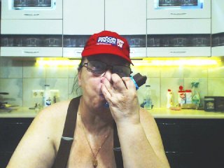 Емитовање снимка екрана LadyMature56