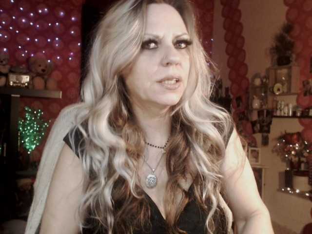 Емитовање снимка екрана LadyVelvet