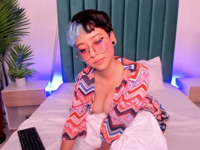 Фотографије LaiaEvans Can you be my daddy// New little virgin girl over here // @GOAL Full naked // Every 80 tks i'll loose a clothe // Dont forget to follow me