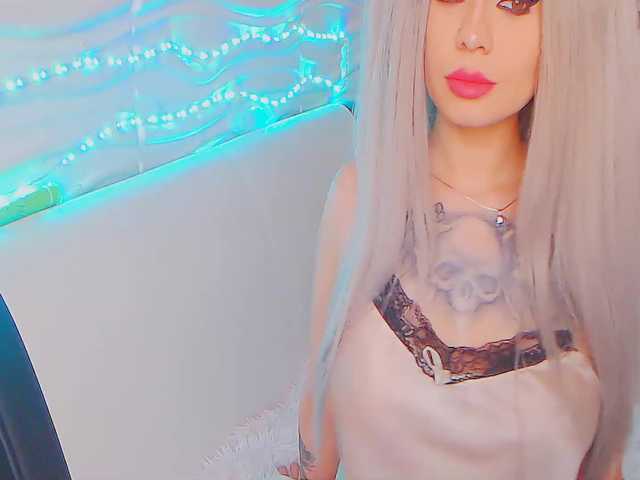 Емитовање снимка екрана Monster_Doll