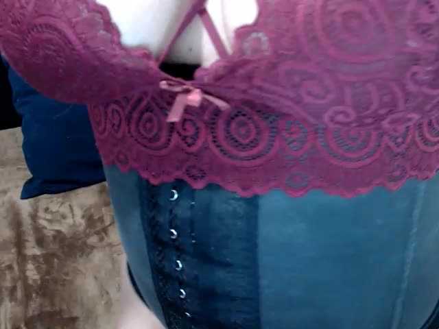 Емитовање снимка екрана LatinnHot