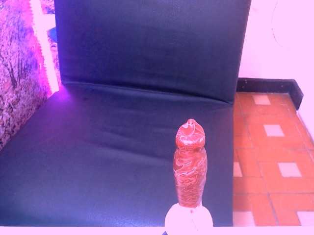 Емитовање снимка екрана laurahottt