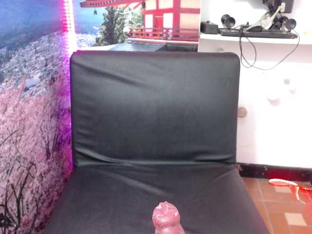 Емитовање снимка екрана laurahottt