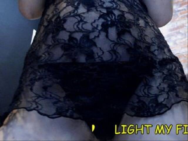 Емитовање снимка екрана LaylaMazee