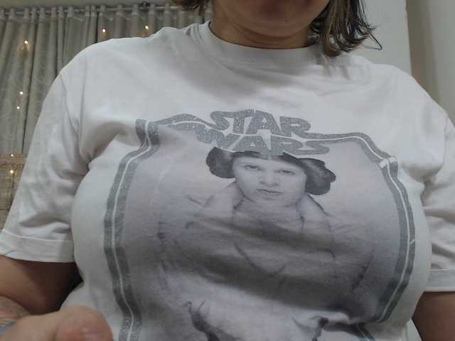 Емитовање снимка екрана Leia-bennet