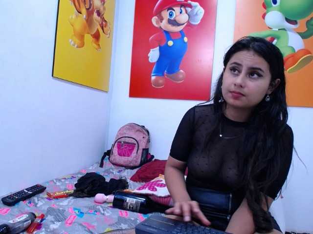 Емитовање снимка екрана LeilaEvanss