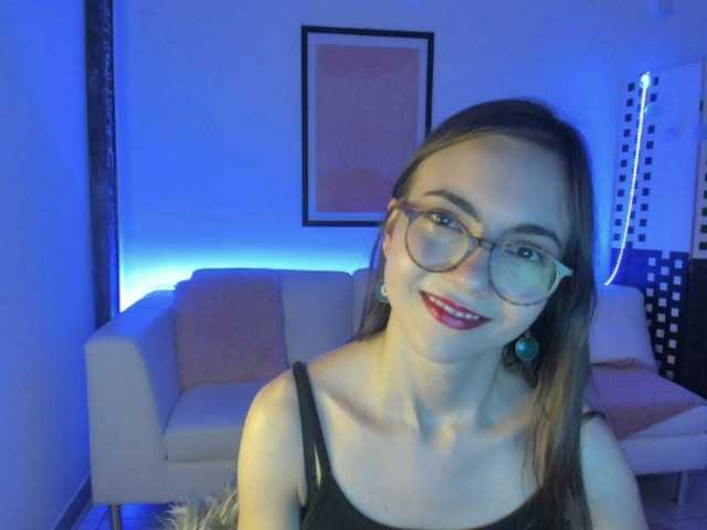 Фотографије Leilastar18 #new model welcome in my room lets have #fun togeother #petite #cute #boobs #pvt