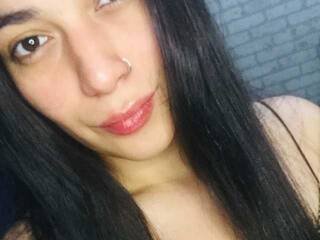 Еротски видео цхат LeoneMitch