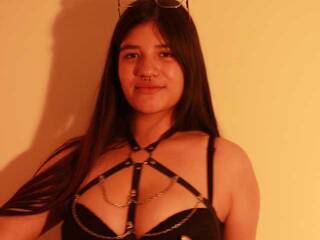 Еротски видео цхат LeslieNK