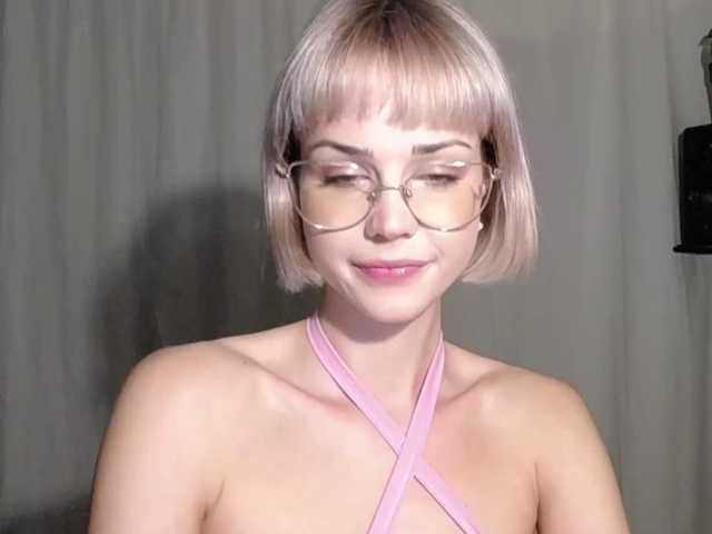 Фотографије lexieSpicy Sweet and yet dang naughty ;) #innocentface #sweet #petite #glasses #fetish #natural #shorthair #domina #teaser #cfmn #joi #cei #cbt #sph #cucktraining