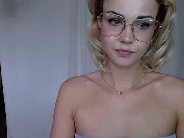 Фотографије lexieSpicy Sweet and yet dang naughty ;) #innocentface #sweet #petite #glasses #fetish #natural #shorthair #domina #teaser #cfmn #joi #cei #cbt #sph #cucktraining