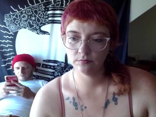 Емитовање снимка екрана LiliThiccEve