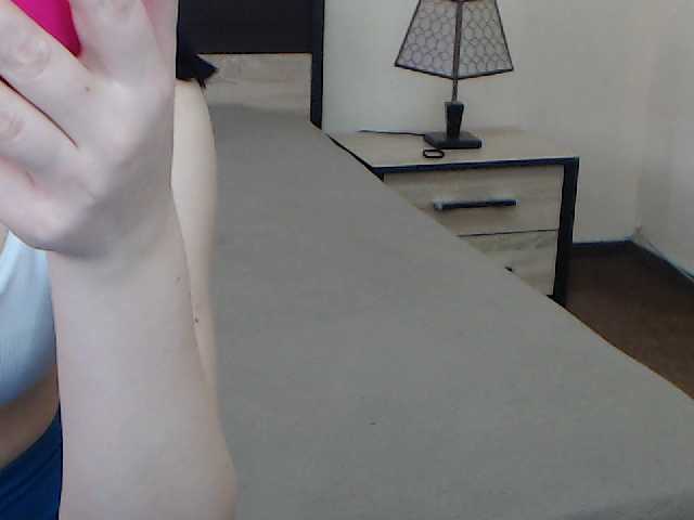 Емитовање снимка екрана LillianaShy