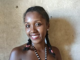 Еротски видео цхат Lillteblackgirl