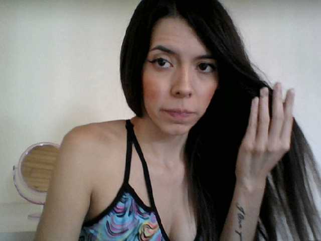 Емитовање снимка екрана LillyBrooks