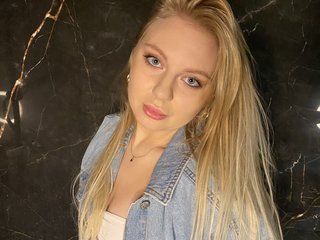Еротски видео цхат LilyHotty