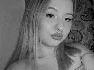 Еротски видео цхат LilyMarks