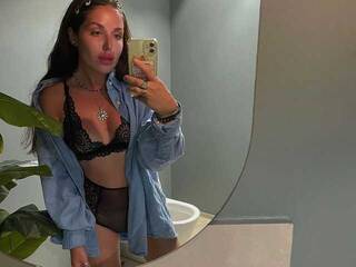 Еротски видео цхат LisaAlbarn