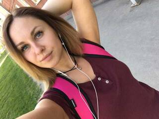 Еротски видео цхат LisaDreamDoll