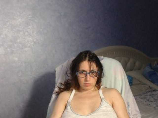 Фотографије LisaSweet23 hi boys welcome to my room to chat and for hot body to see naked in private))