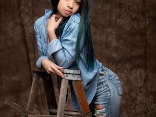 Еротски видео цхат Littlegirla