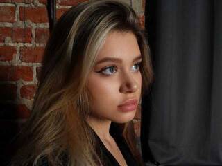 Еротски видео цхат llittleggerrl